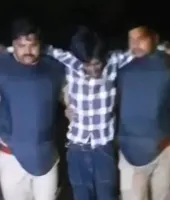 आजमगढ़ में पुलिस मुठभेड़ में हत्या का आरोपी गिरफ्तार, पैर में लगी गोली