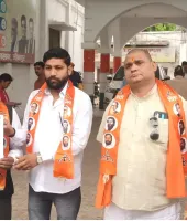 जौनपुर में निजी स्कूलों की मनमानी के विरोध में शिवसेना का ज्ञापन, कार्रवाई की मांग