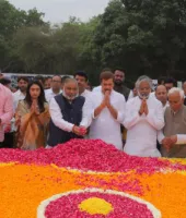 पूर्व प्रधानमंत्री चंद्रशेखर की 99वीं जयंती पर ‘जननायक स्थल’ पर श्रद्धांजलि, शताब्दी वर्ष का शुभारंभ