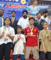 Ballia News : स्टेट कराटे चैंपियनशिप में बलिया के खिलाड़ियों का शानदार प्रदर्शन, 2 गोल्ड समेत 11 पदक