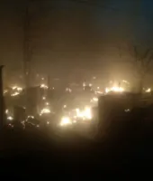 लखनऊ के विकास नगर में भीषण आग, 200 से अधिक झुग्गियां जलकर राख