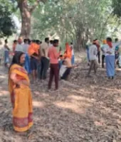 आम के पेड़ से लटका मिला युवक का शव, गांव में मचा हड़कंप