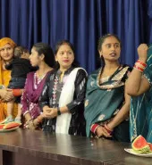 बलिया : मनःस्थली एजुकेशन सेंटर में मदर्स डे पर भावनात्मक कार्यक्रम, माताओं का हुआ सम्मान