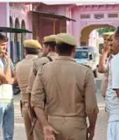 मथुरा में पुलिस मुठभेड़ : कारोबारी के घर डकैती डालने वाले दो बदमाश ढेर, दो पुलिसकर्मी घायल
