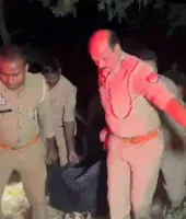 बहराइच में भीषण सड़क हादसा: कंबाइन मशीन से टकराई कार, चार की मौत, दो गंभीर