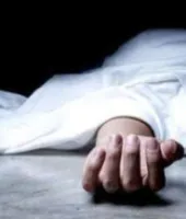 Ballia News : बलिया में खेत के पास मिला अधजला शव, आग बुझाने के दौरान हादसे की आशंका