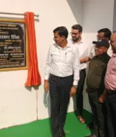 Ballia News : डीएम मंगला प्रसाद सिंह ने किया नवनिर्मित कलेक्ट्रेट सभागार का उद्घाटन, आधुनिक सुविधाओं से है लैस