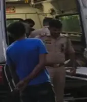 Lucknow News : डाले और बाइक की टक्कर में युवक गंभीर, ट्रामा सेंटर रेफर