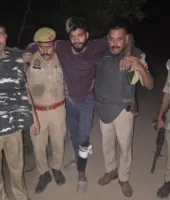 Ballia News : 25 हजार के इनामी बदमाश को पुलिस ने मुठभेड़ में दबोचा, पैर में लगी गोली