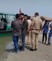 Farrukhabad News: भांजी को बचाने के लिए गंगा में कूदे पूर्व सैनिक, तेज धार में बहे; घंटों तलाश के बाद भी नहीं मिला सुराग