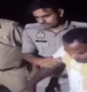 Ballia : पुलिस मुठभेड़ में बिजली तार चोरी गिरोह के पांच सदस्य गिरफ्तार, एक बदमाश के पैर में लगी गोली