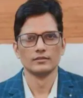 Ballia News: बच्चों के हाथ में रोटी-सब्जी देने की फोटो वायरल, BSA ने पूरे स्कूल स्टाफ और रसोइयों को किया तलब