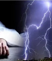 बलिया में आकाशीय बिजली का कहर, पेड़ के नीचे खड़े चार युवकों पर गिरी बिजली; दो की मौत, दो झुलसे
