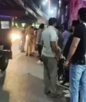 फिरोजाबाद: पत्नी को प्रेमी के साथ देख भड़का पति, लाइसेंसी रिवाल्वर से दोनों पर की फायरिंग