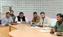 बलिया में 27 मृतकों के नाम पर मिला पीएम आवास, 250 अपात्रों के भुगतान पर डीएम सख्त; बोले—होगी रिकवरी