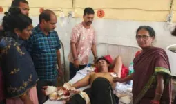 बलिया में बीच बाजार युवक पर चाकू से हमला, हालत गंभीर