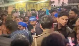 बलिया में दिनदहाड़े युवक की चाकू से गोदकर हत्या, सड़क जाम कर ग्रामीणों का विरोध