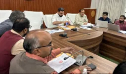 बलिया में जिला स्वास्थ्य समिति की समीक्षा बैठक, प्रभारी जिलाधिकारी ने दिए कड़े निर्देश
