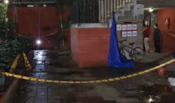 New Delhi: पैसों के विवाद में पड़ोसी ने पिता-पुत्र की हत्या, सुल्तानपुरी में नाबालिग की भी चाकू मारकर हत्या