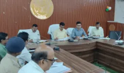 Ballia News : गंगा संरक्षण को लेकर डीएम सख्त, सिंगल यूज प्लास्टिक पर कार्रवाई के निर्देश