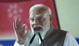 Varanasi News : पीएम मोदी ने 6350 करोड़ की 163 विकास परियोजनाओं का किया लोकार्पण और शिलान्यास