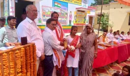 बलिया के सरकारी स्कूल में प्रवेशोत्सव और वार्षिकोत्सव की धूम, शिल्पी यादव बनीं ‘स्टूडेंट ऑफ द ईयर’