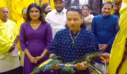 वृंदावन में प्रेमानंद महाराज के दरबार पहुंचे कैलाश खेर, भजनों से भक्तिमय हुआ माहौल
