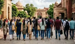 University Dress Code : यूपी के विश्वविद्यालयों और कॉलेजों में लागू होगा ड्रेस कोड, सरकार ने शुरू की तैयारी