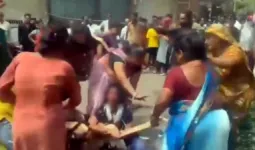 महाराष्ट्र में हैवानियत की हदें पार: महिलाओं को अर्धनग्न कर निकाला जुलूस, वीडियो वायरल