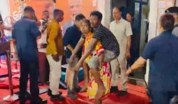 कोलकाता में सुवेंदु अधिकारी के जनता दरबार में पहुंचा दिव्यांग दंपति, मदद का मिला आश्वासन