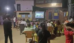 Maharajganj News: रात्रि चौपाल में गूंजी बेटियों की शिक्षा की आवाज, ग्रामीणों ने लिया हर बच्ची को स्कूल भेजने का संकल्प