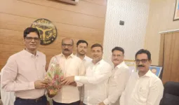 बलिया में शिक्षकों की समस्याओं को लेकर प्रतिनिधिमंडल ने बीएसए से की मुलाकात, जल्द समाधान का मिला आश्वासन