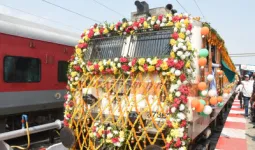 बलिया के यात्रियों को बड़ी राहत, छपरा-आनंद विहार साप्ताहिक एक्सप्रेस का नियमित संचालन 28 जून से