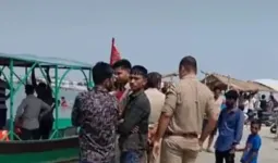 Farrukhabad News: भांजी को बचाने के लिए गंगा में कूदे पूर्व सैनिक, तेज धार में बहे; घंटों तलाश के बाद भी नहीं मिला सुराग