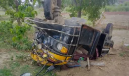 Ballia News : कार और टेंपो की टक्कर में छह घायल, दो की हालत गंभीर