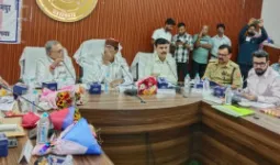 Ballia News : दिशा समिति की बैठक में विकास कार्यों की समीक्षा, अधूरी परियोजनाएं जल्द पूरी करने के निर्देश