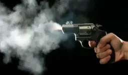Ballia News: मायके में रह रही पत्नी पर पति ने चलाई गोली, बाल-बाल बची महिला; पिस्तौल के साथ आरोपी दबोचा