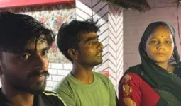 सीतापुर: पति और प्रेमी दोनों के साथ रहने की जिद, बच्चों संग कोतवाली पहुंची विवाहिता