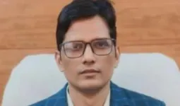 Ballia News: बच्चों के हाथ में रोटी-सब्जी देने की फोटो वायरल, BSA ने पूरे स्कूल स्टाफ और रसोइयों को किया तलब
