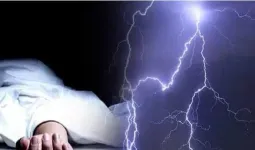बलिया में आकाशीय बिजली का कहर, पेड़ के नीचे खड़े चार युवकों पर गिरी बिजली; दो की मौत, दो झुलसे