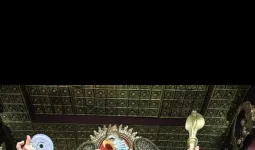‘चिंचपोकली चा चिंतामणि’ पहुंचे प्रणव और करण अदाणी, परिवार संग की पूजा-अर्चना