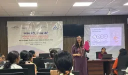 बालिकाओं को बेहतर मेंस्ट्रुअल हाइजीन की जानकारी देने के लिए सीतापुर में शिक्षकों को किया जागरूक