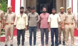 बलिया में फोटोग्राफरों से DSLR कैमरा लूटने वाले चार आरोपी गिरफ्तार, कैमरे और बाइक बरामद
