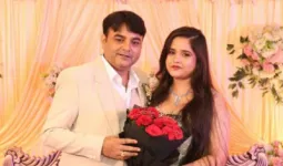 महोबा में दो PCS अफसरों की प्रेम कहानी ने लिया शादी का रूप, चित्रकूट में हुई सगाई