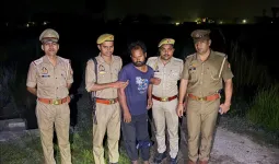 गड़वार में पुलिस मुठभेड़, शातिर गौ तस्कर के पैर में लगी गोली; तमंचा-कारतूस बरामद