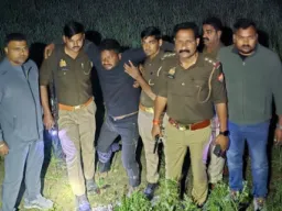 बलिया में पुलिस मुठभेड़ : 25 हजार का इनामी हिस्ट्रीशीटर बदमाश गिरफ्तार, पैर में लगी गोली