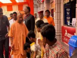 विंध्यधाम पहुंचे सीएम योगी, नवरात्र मेले की तैयारियों का लिया जायजा