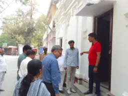 बलिया कलेक्ट्रेट में व्यवस्थाओं को सुधारने की पहल, डीएम ने किया निरीक्षण