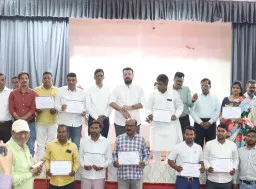 बलिया में 448 निपुण विद्यालयों के प्रधानाध्यापक सम्मानित