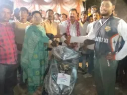 रात्रिकालीन क्रिकेट प्रतियोगिता में बलिया बहेरी बनी विजेता, इलेक्ट्रॉनिक स्कूटी से नवाजी गई टीम